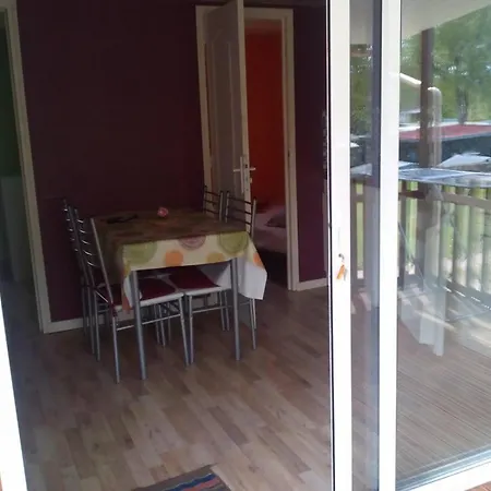 Eurl De L'ecluse בקתה